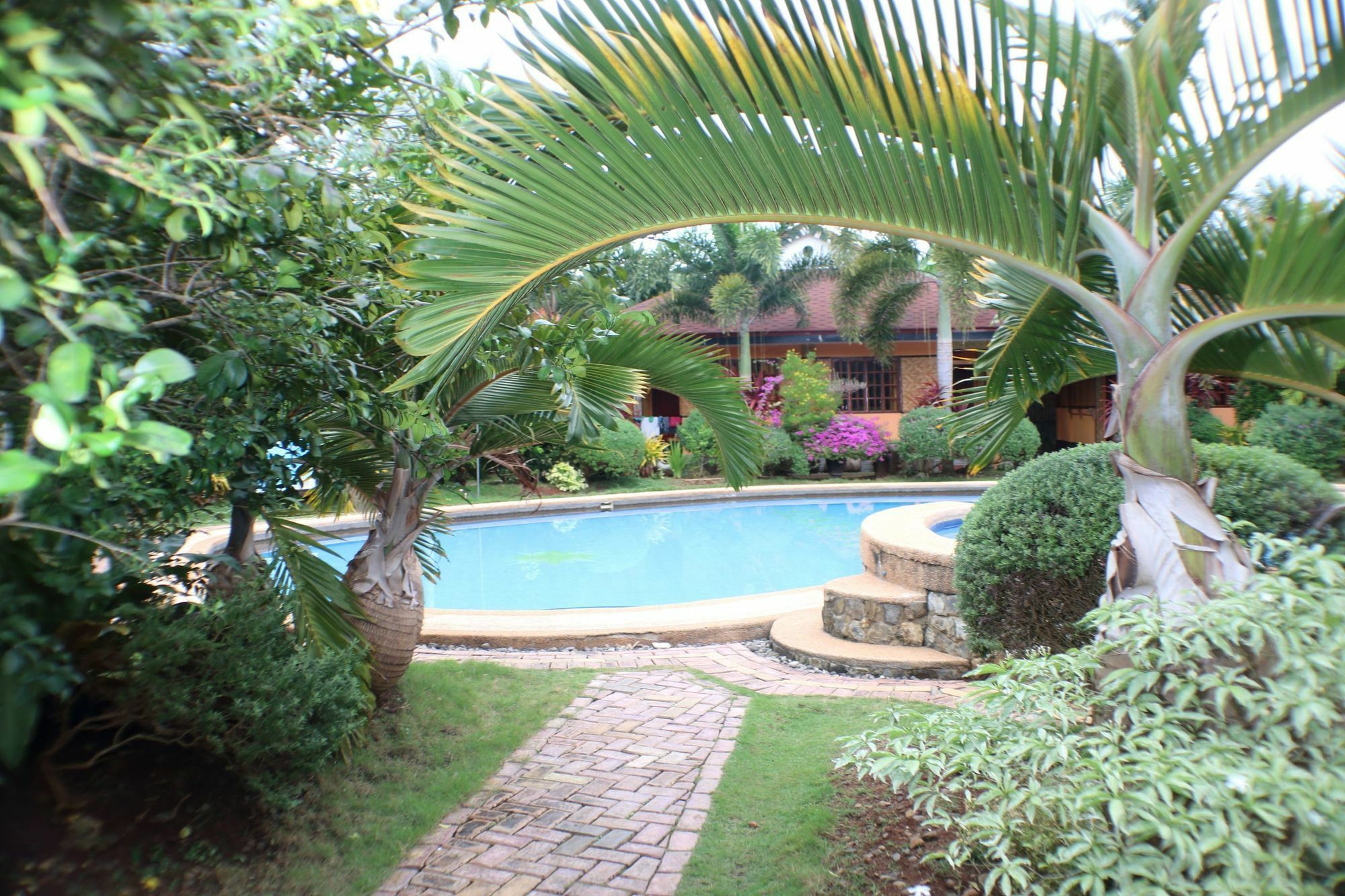 Zen Rooms Veraneante Resort Bohol Panglao Bagian luar foto